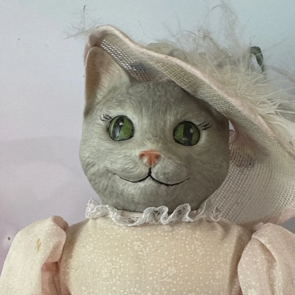 N/A charming cat